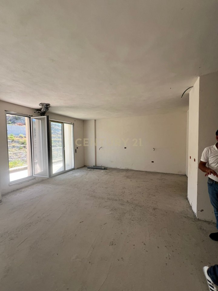 APARTMENT 2+1+2 FOR SALE IN THE DYRRAKIUM COMPLEX IN DURRES!