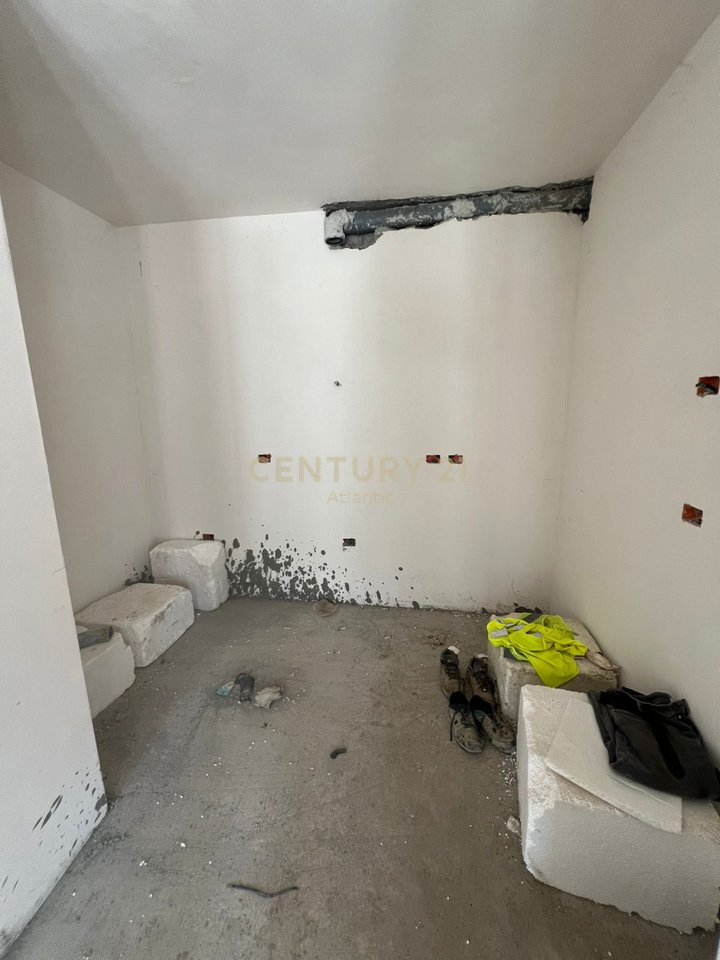 APARTMENT 2+1+2 FOR SALE IN THE DYRRAKIUM COMPLEX IN DURRES!