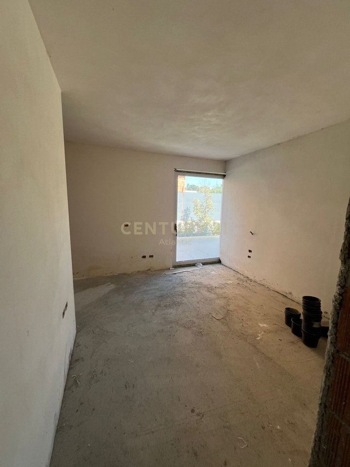 APARTMENT 2+1+2 FOR SALE IN THE DYRRAKIUM COMPLEX IN DURRES!