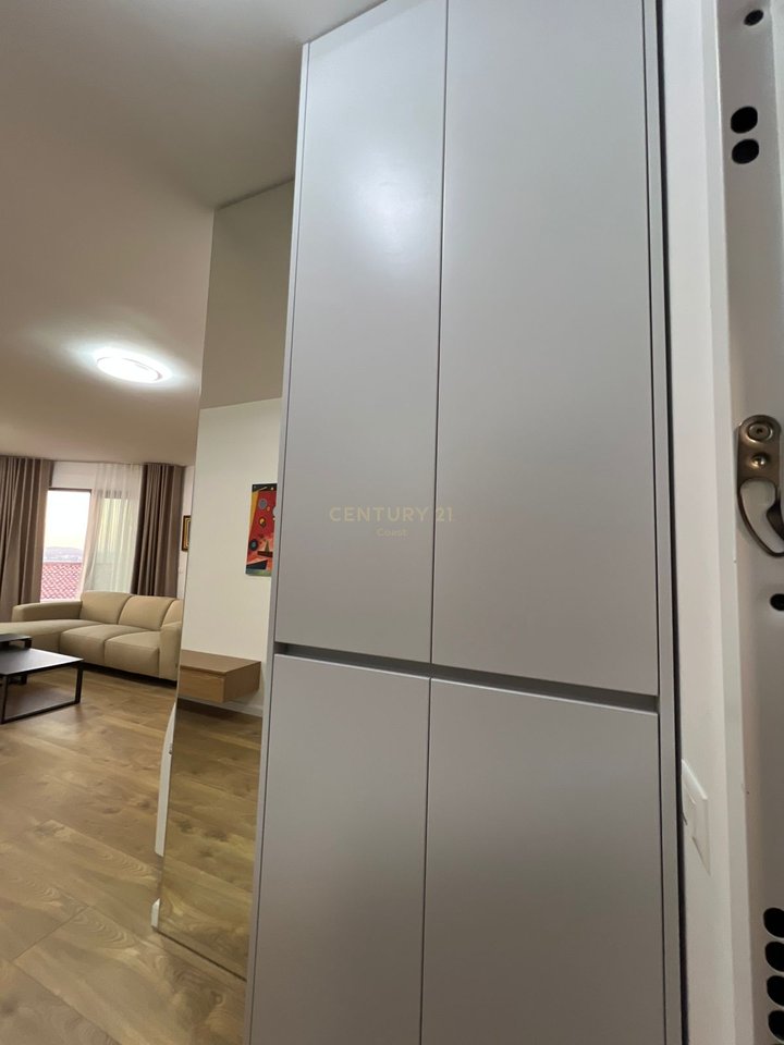 APPARTAMENTO DI LUSSO 2+1+2 IN AFFITTO, VISTA MARE COMPLETA IN ACQUA FREDDA, VLORE!