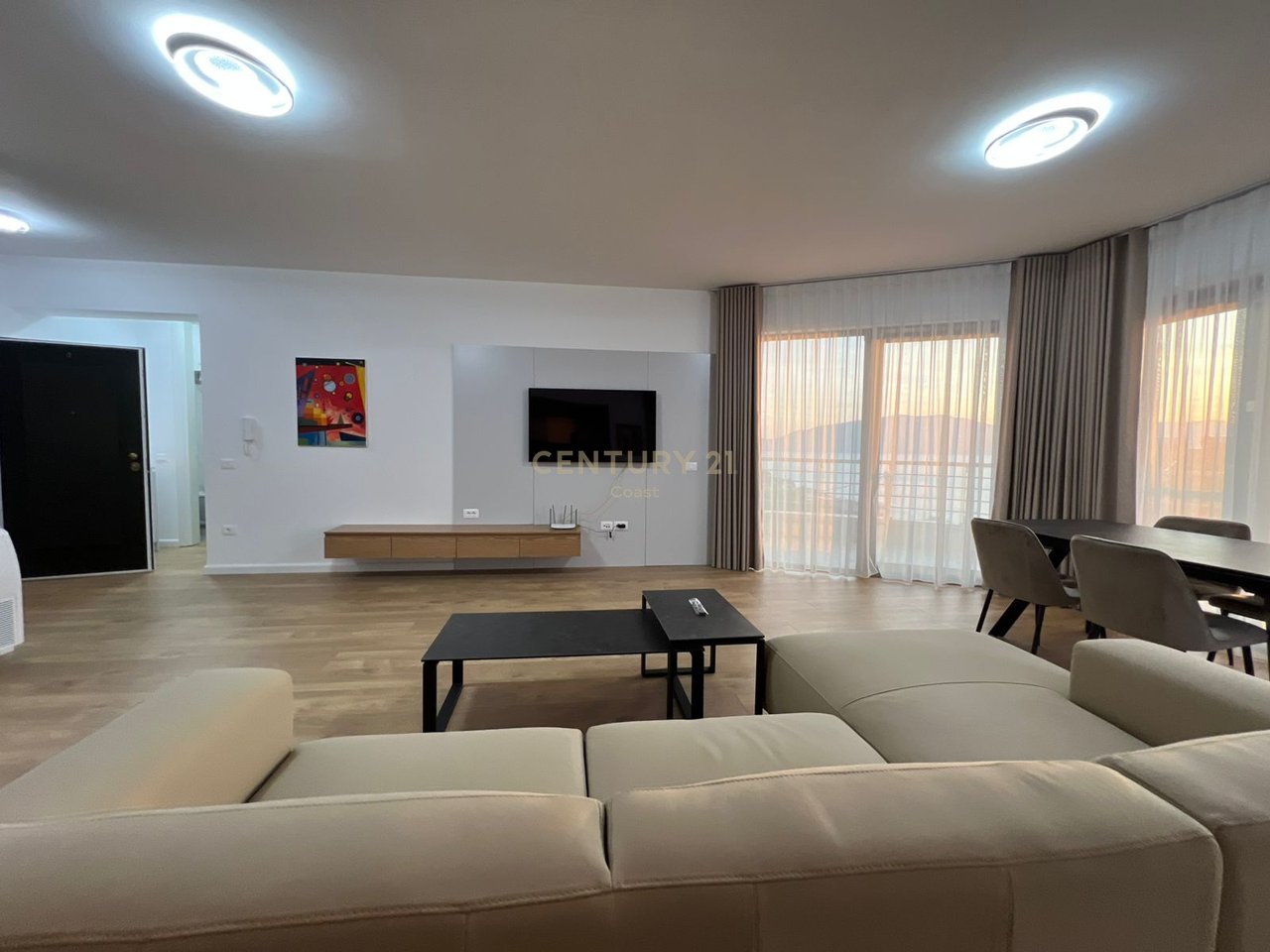 APPARTAMENTO DI LUSSO 2+1+2 IN AFFITTO, VISTA MARE COMPLETA IN ACQUA FREDDA, VLORE!