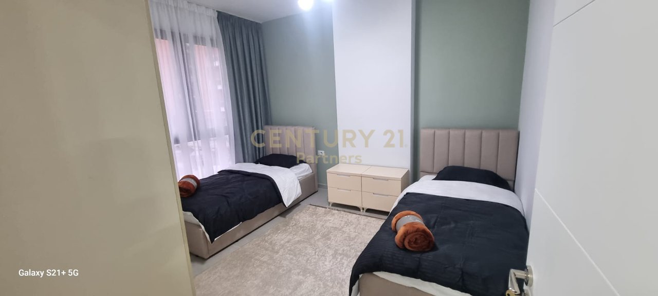JAPIM ME QIRA APARTAMENT 2+1 NE UNAZE TE RE!