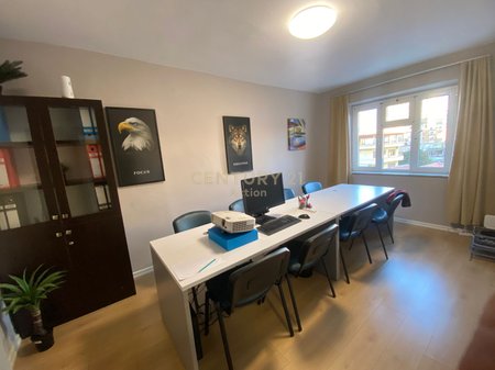 AMBIENT BIZNESI PER QIRA!