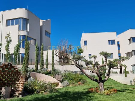 Villa d'élite in vendita nella zona Dry Lake "GREEN VALLEY". 1.600.000€ | 685,5 m²