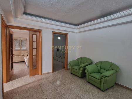JEPET ME QIRA ZYRE/BANIM APARTAMENT 3+1+2,PAZARI I RI!