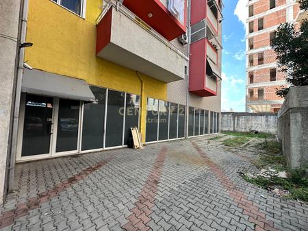 SI AFFITTA LOCALE SOPRA IL NUOVO MATERNITÀ!