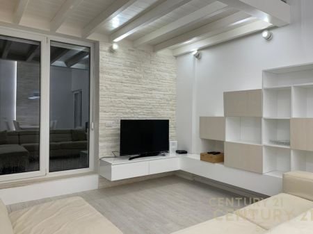 SHITET PENTHOUSE 2+1+ POST PARKIMI PRANE LIQENIT TE THATE