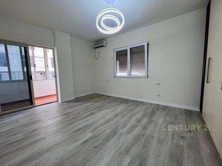 2+1 Apartment for rent at Zogu i Zi!!