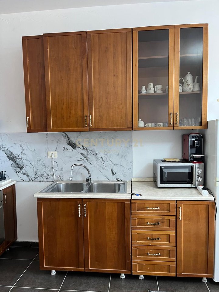 JEPET ME QIRA GARSIONIERE NE  PLAZH -STACIONI I PARE,