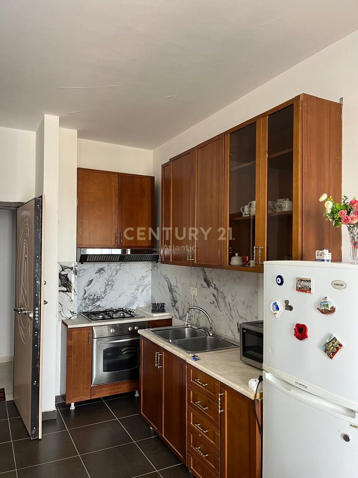 JEPET ME QIRA GARSIONIERE NE  PLAZH -STACIONI I PARE,