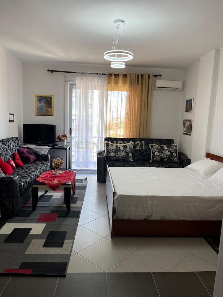 JEPET ME QIRA GARSIONIERE NE  PLAZH -STACIONI I PARE,