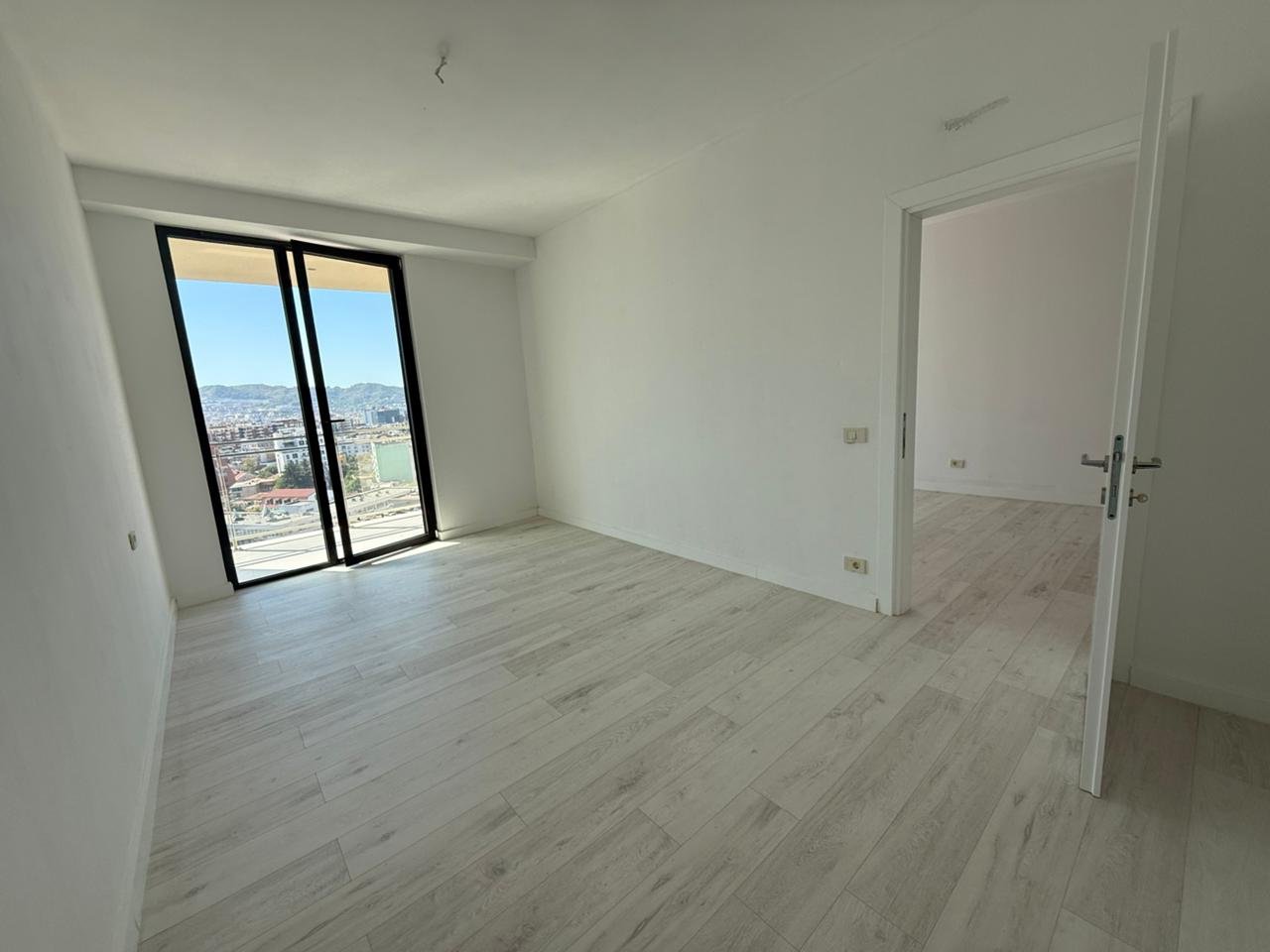 APPARTAMENTO IN AFFITTO PER UFFICI AL GOLDEN RESIDENCE (MINE PEZA RESIDENCE)