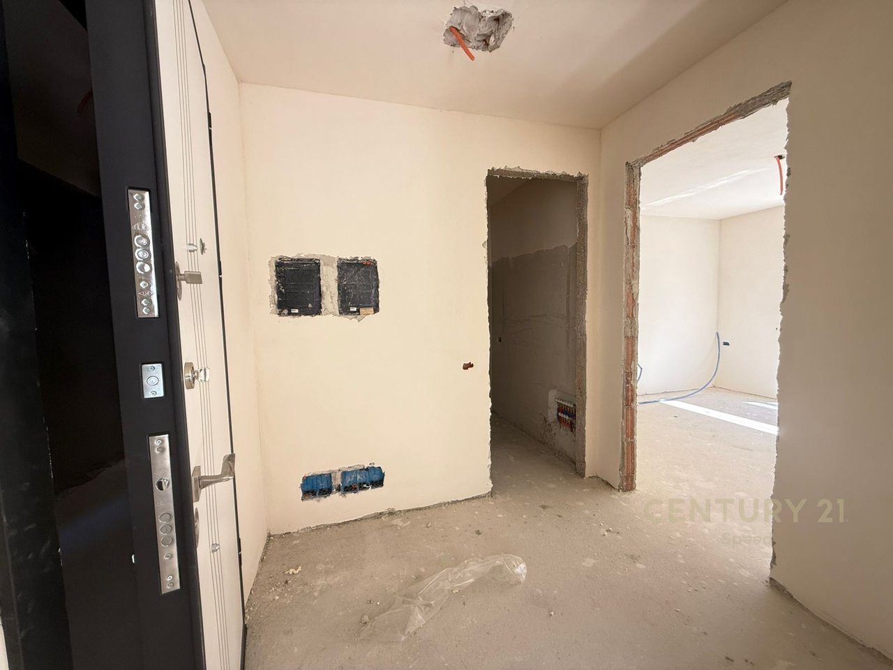 Apartament 1+1 për shitje tek Liqeni i Thatë!!