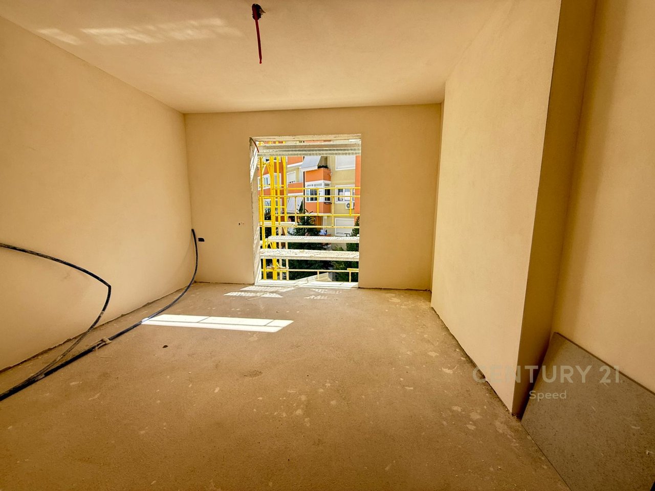 Apartament 1+1 për shitje tek Liqeni i Thatë!!