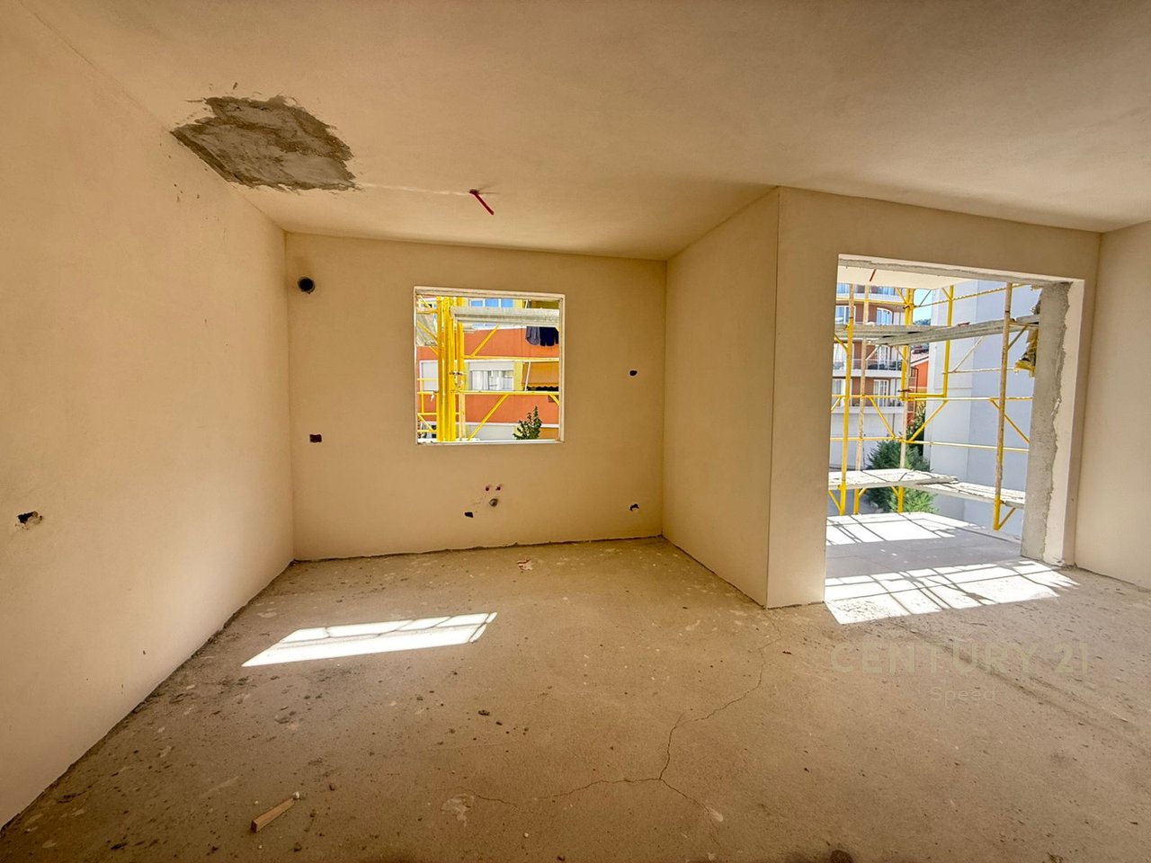 Apartament 1+1 për shitje tek Liqeni i Thatë!!