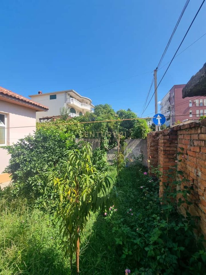 House For Sale in Ali Demi, Tirana - €294,000.00 | 300 m²!