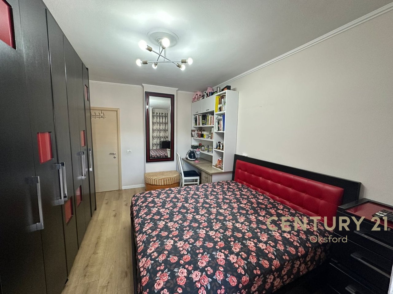 SHESIM APARTAMENT 2+1+2 NE ZONEN E DON BOSKOS
