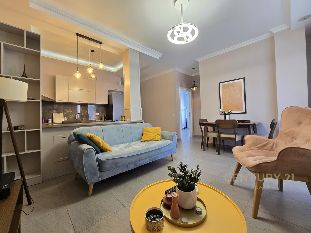 APARTAMENT 2+1 ME QIRA PRANE PAZARIT TE RI, TIRANE !!!