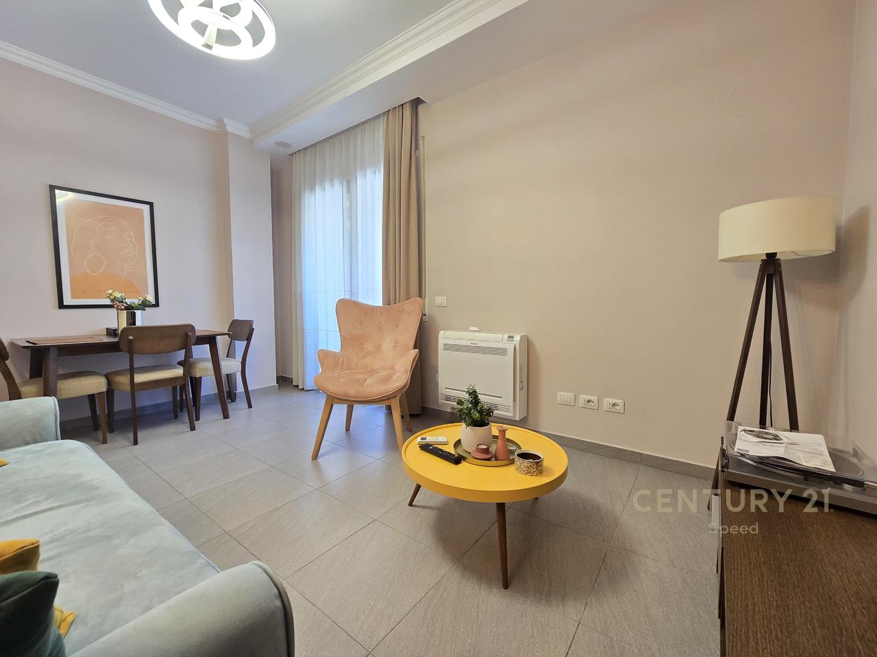 APARTAMENT 2+1 ME QIRA PRANE PAZARIT TE RI, TIRANE !!!