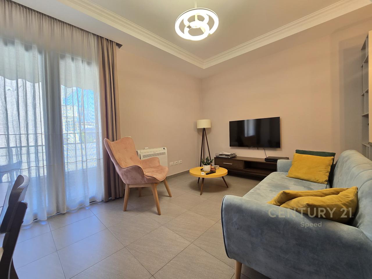 APARTAMENT 2+1 ME QIRA PRANE PAZARIT TE RI, TIRANE !!!