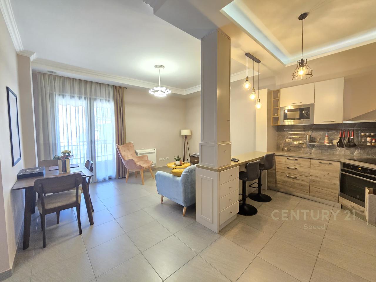 APARTAMENT 2+1 ME QIRA PRANE PAZARIT TE RI, TIRANE !!!