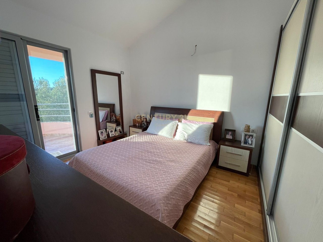 VILLA FOR SALE IN THE "PARTIZANI" NEIGHBORHOOD, VLORE!!