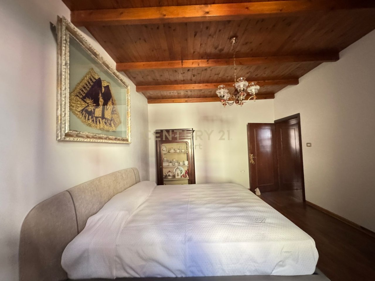 APARTMENT FOR RENT WITH YARD IN THE CENTER OF TIRANA!