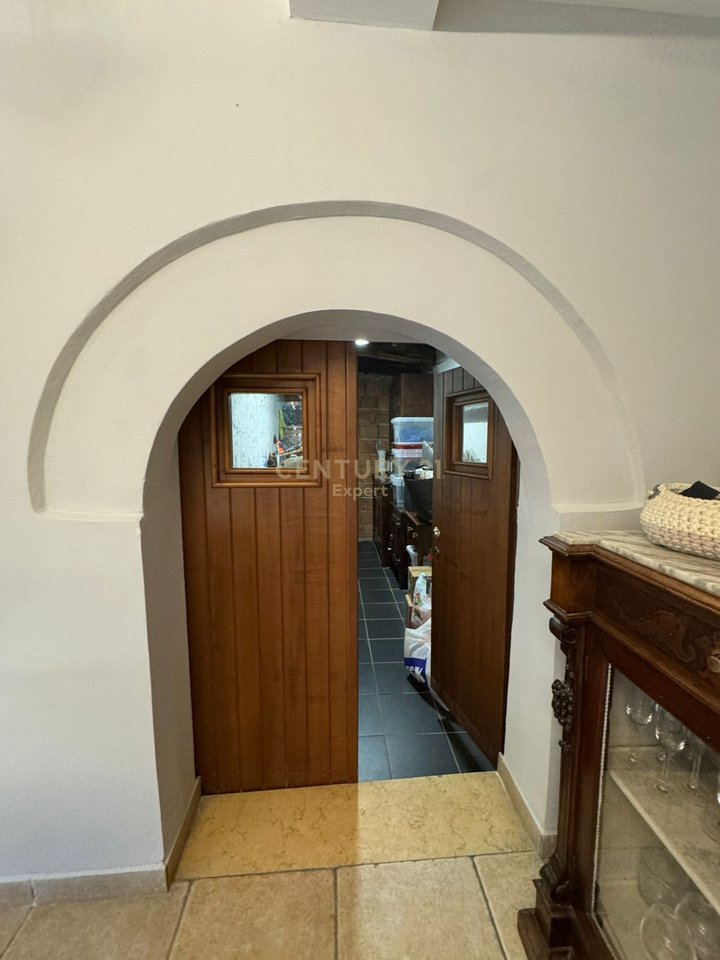 APARTMENT FOR RENT WITH YARD IN THE CENTER OF TIRANA!