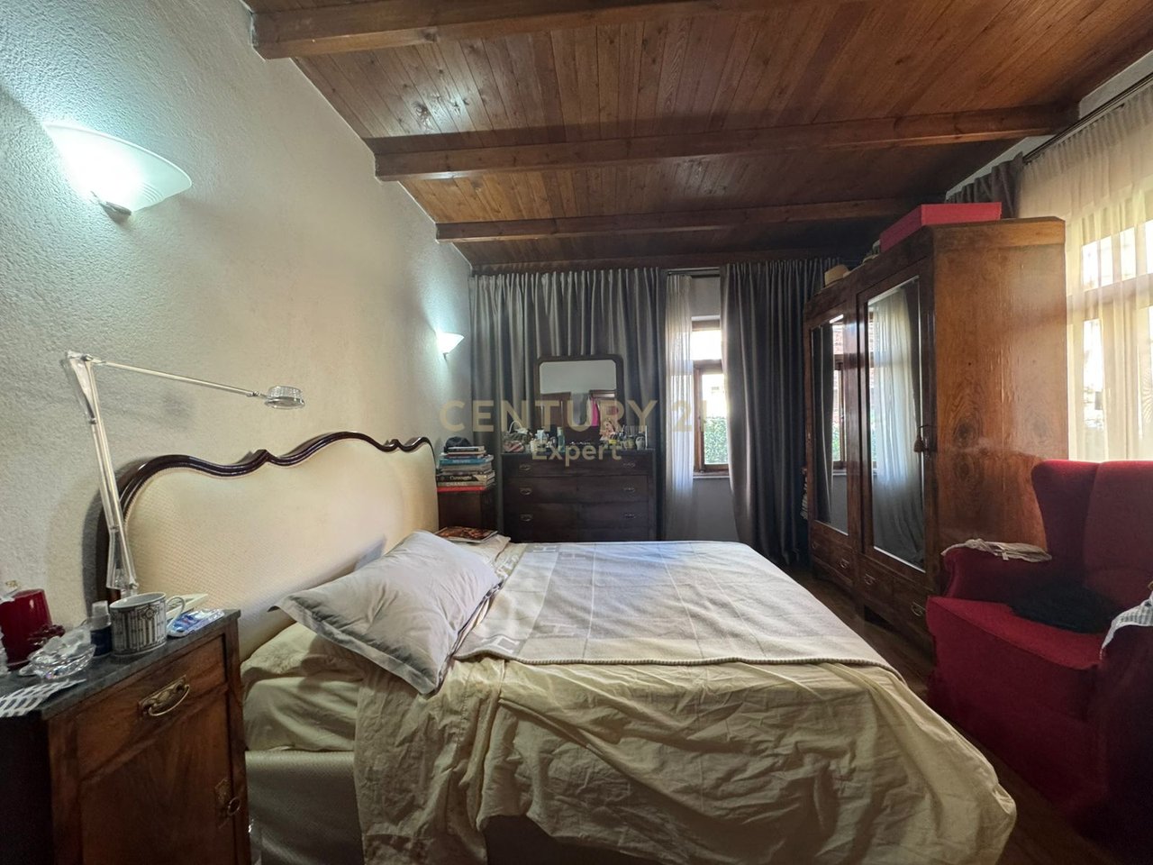 APARTMENT FOR RENT WITH YARD IN THE CENTER OF TIRANA!