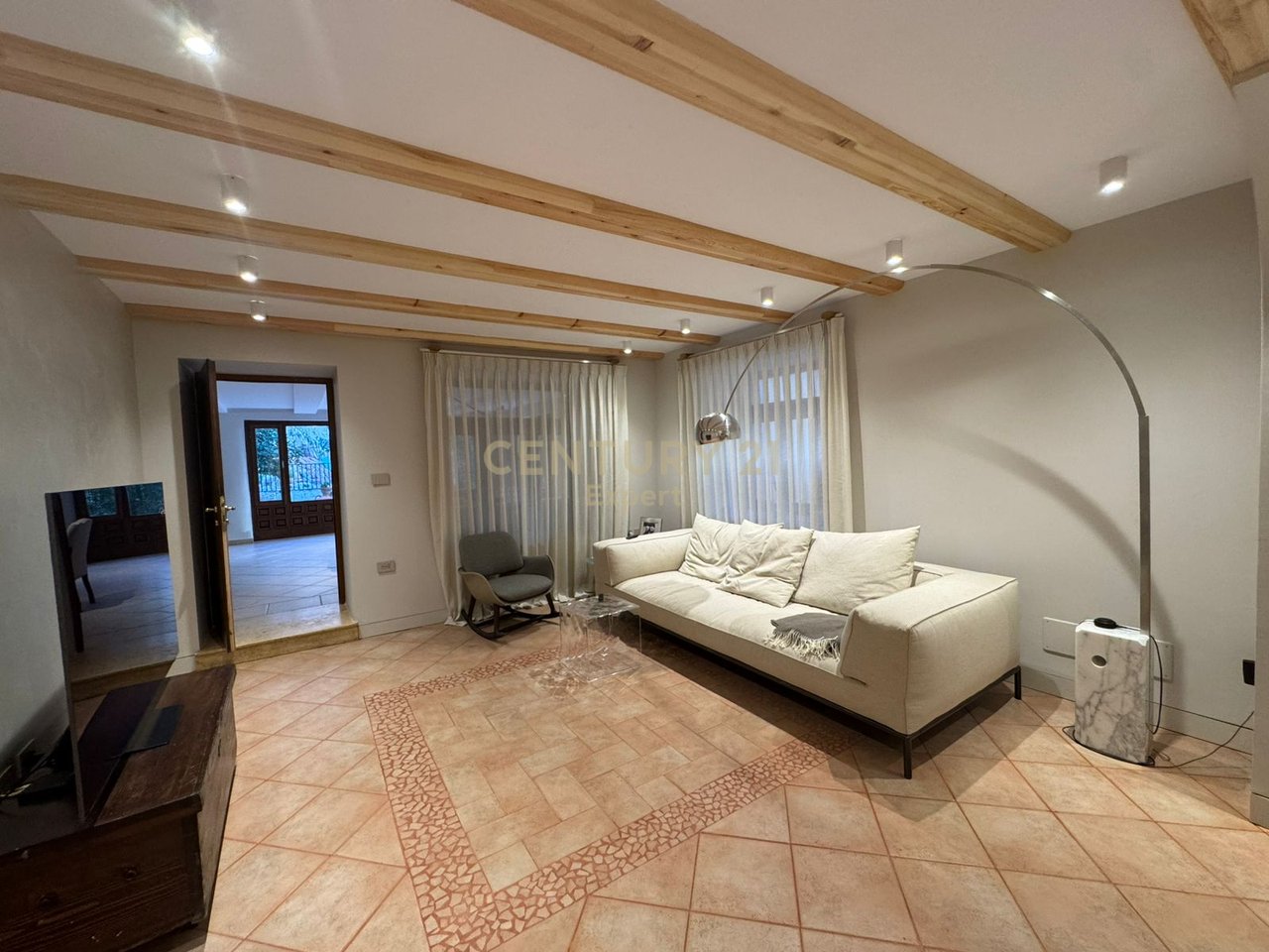APARTMENT FOR RENT WITH YARD IN THE CENTER OF TIRANA!