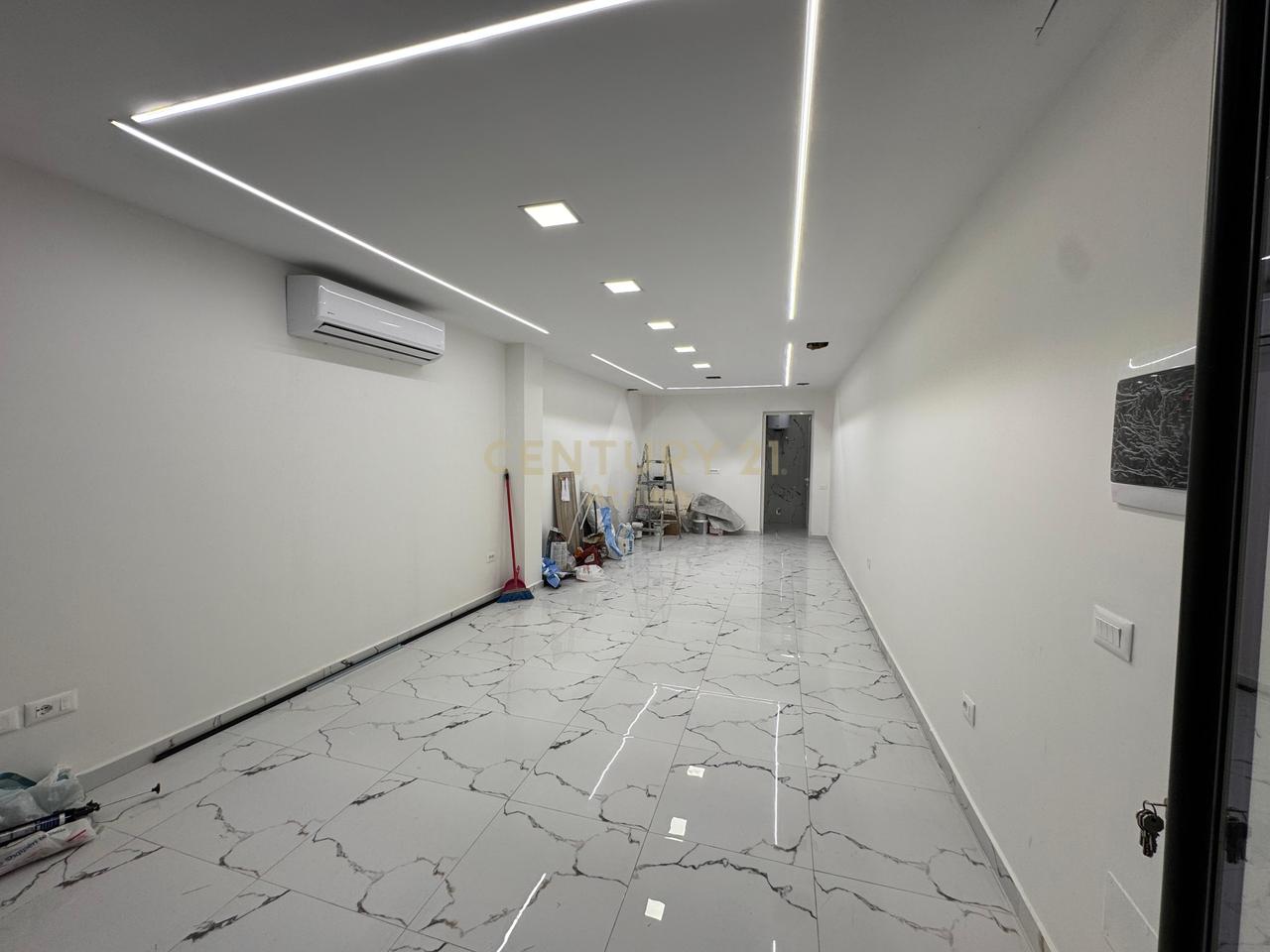 COMMERCIAL SPACE FOR RENT NEAR NISHERAKU BRIDGE CLOSE TO 'WHITE BAR' !!