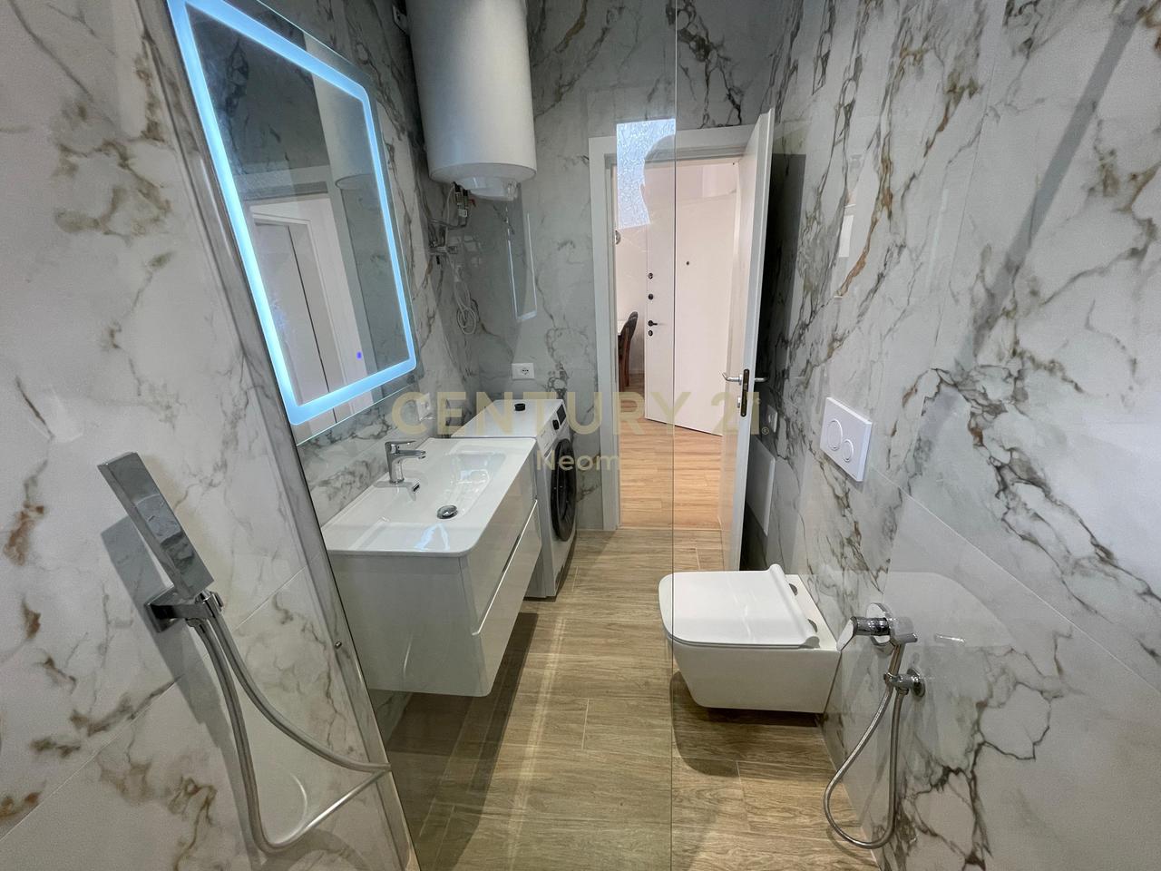 IN AFFITTO IL PIANO DI UNA VILLA A KOMBINAT!