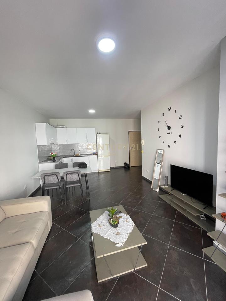 Apartament 1+1 Me Qira në Plazh Stacioni i parë, Durrës !!!