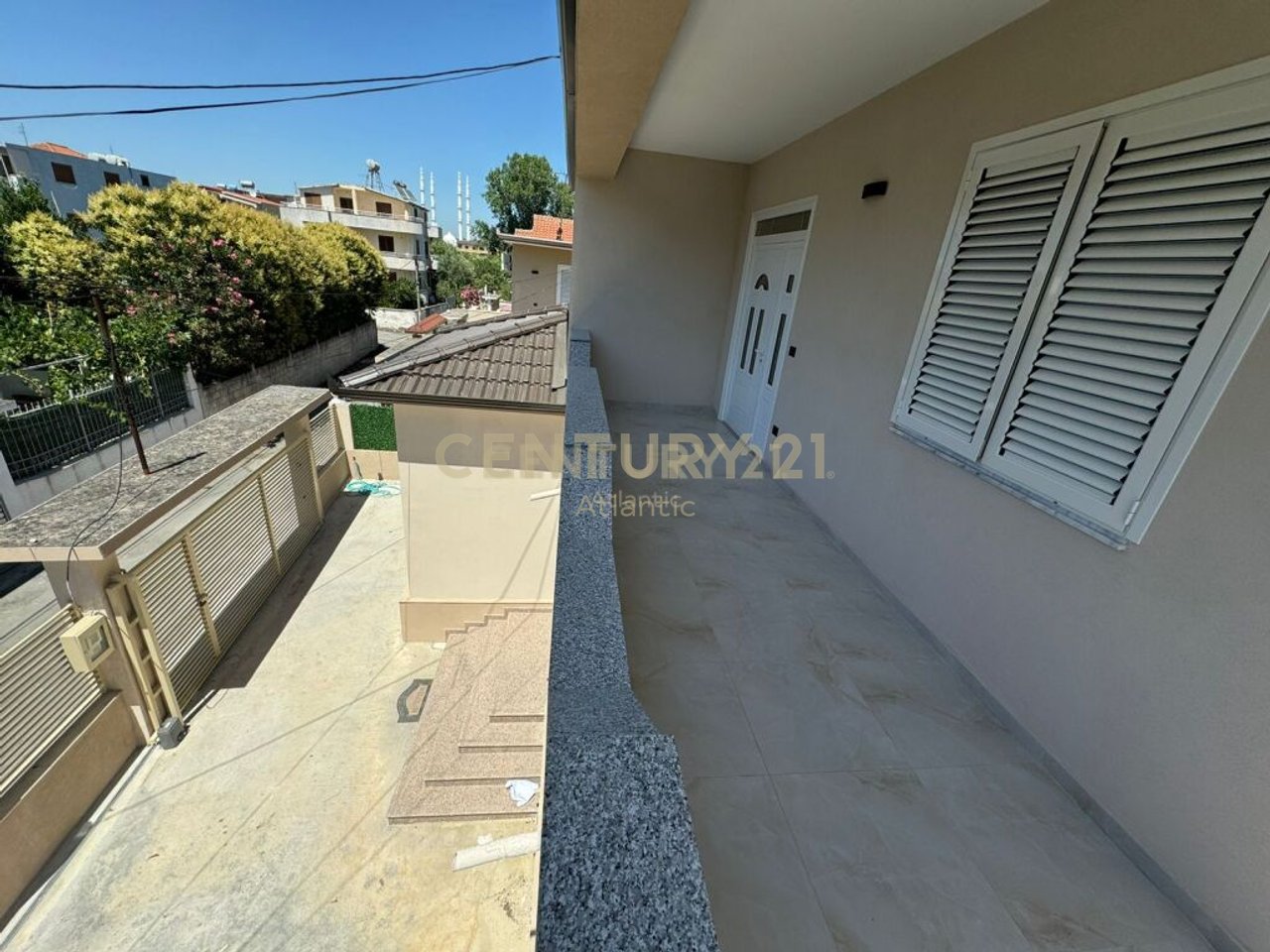 VILLA FOR RENT ON THE BEACH!