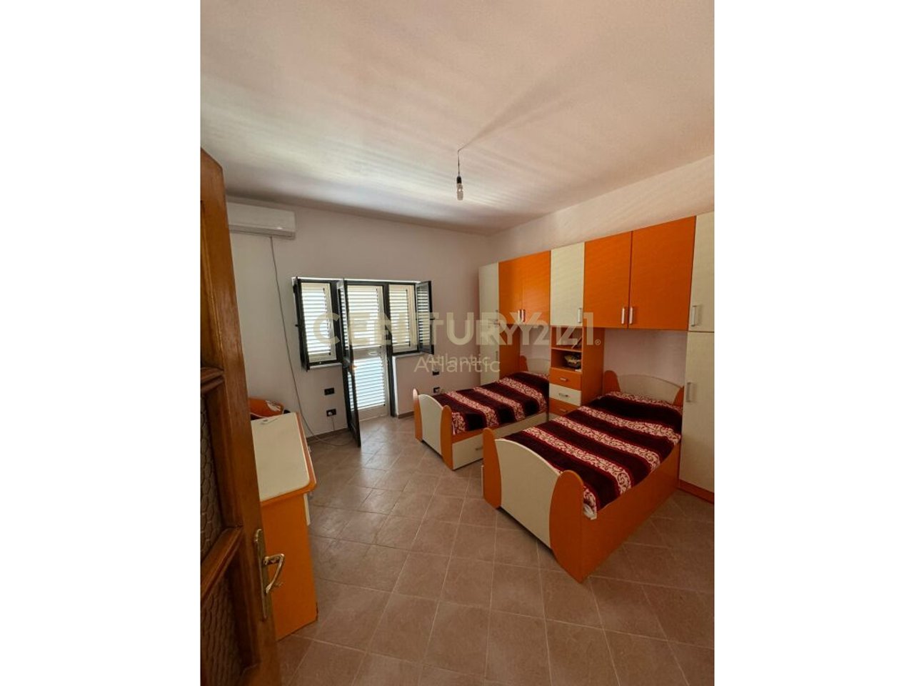 VILLA FOR RENT ON THE BEACH!