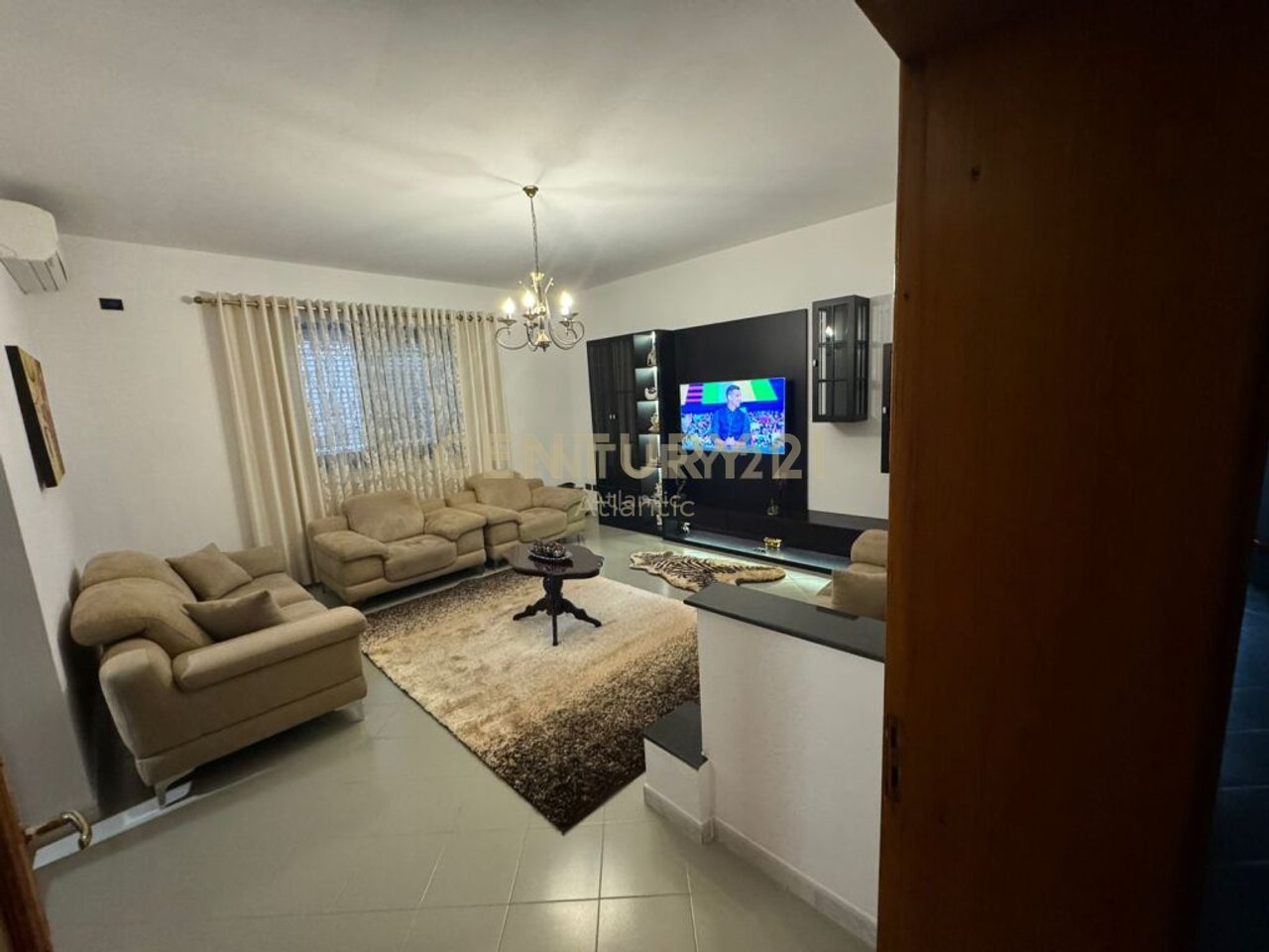 VILLA FOR RENT ON THE BEACH!