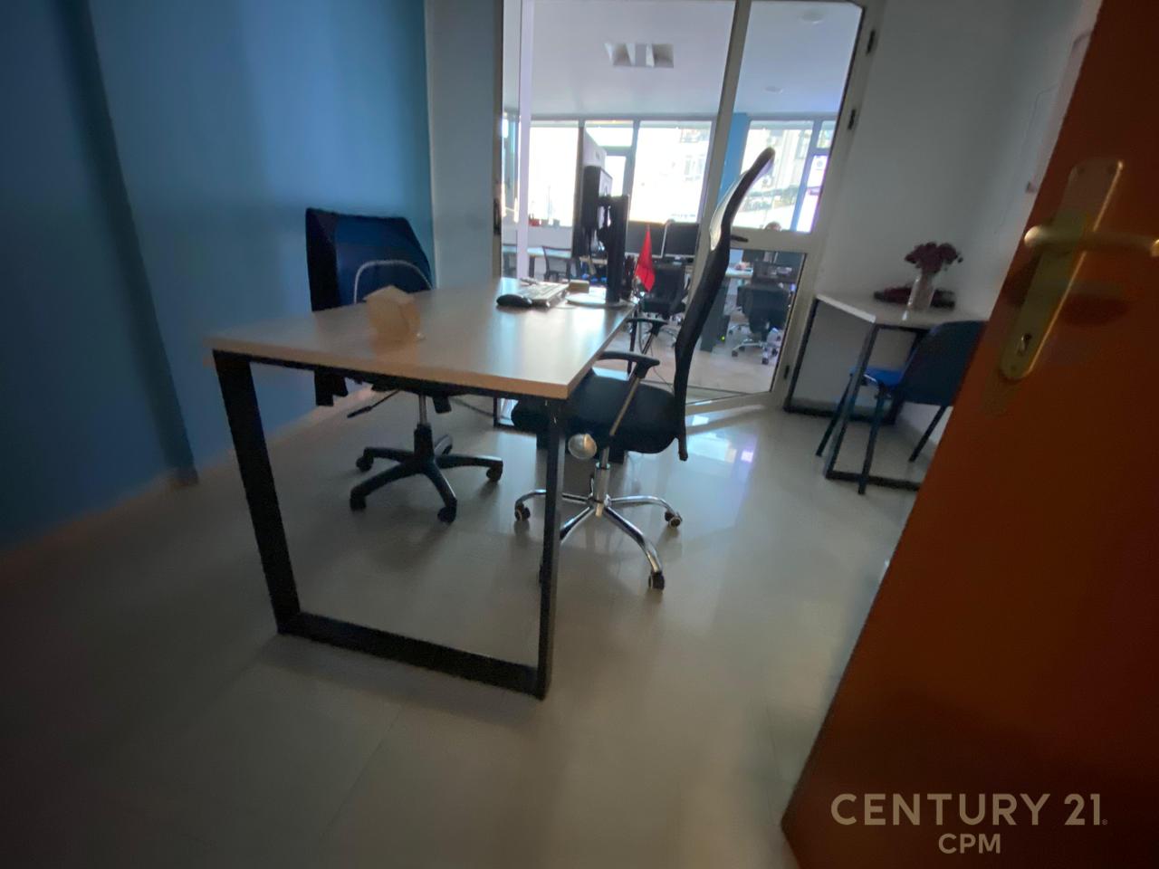 NEL CENTRO DI TIRANA AFFITTIAMO UFFICIO DI 306 M2