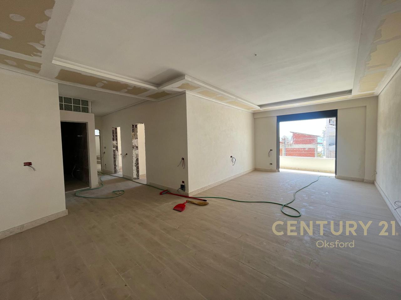 ESKLUZIVE , SHITET APARTAMENT 2+1 NE  SARANDE