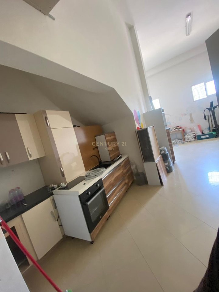 COMMERCIAL UNIT FOR SALE 90 m² – NEAR THE STADIUM, VLORE