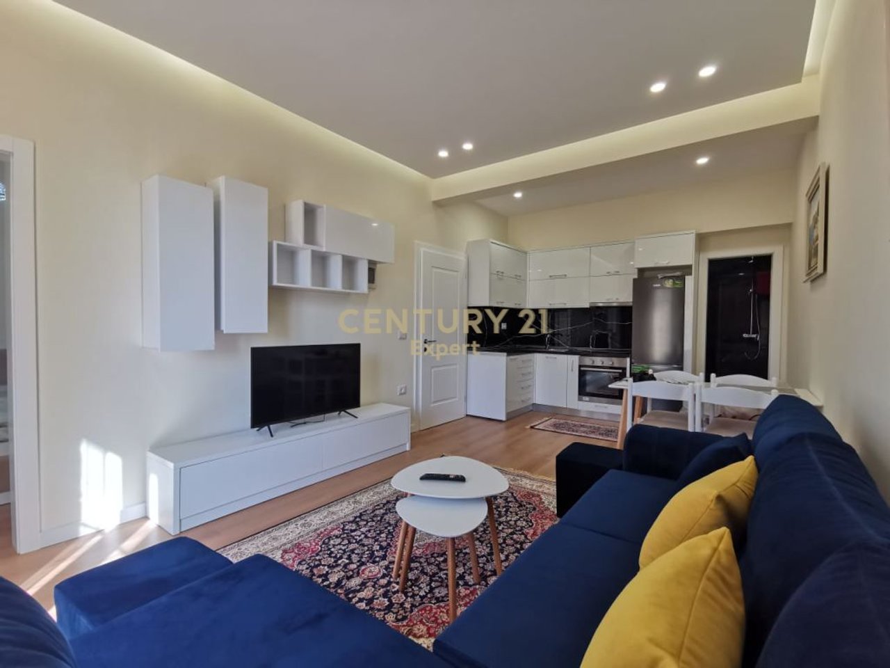 APPARTAMENTO SHESIM 1+1 VICINO ALL'HOTEL COLOSSEO, VIA DURRËS!!!