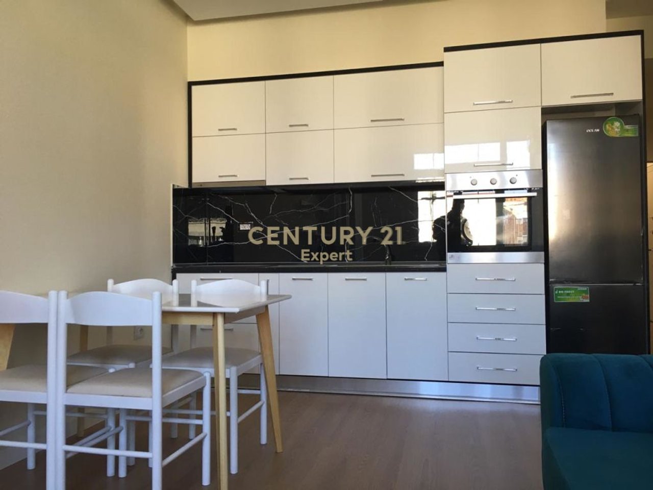 APPARTAMENTO SHESIM 1+1 VICINO ALL'HOTEL COLOSSEO, VIA DURRËS!!!