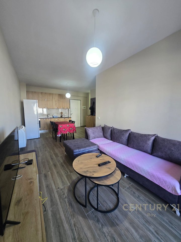 SHITET APARTAMENT 1+1 TE MALI I ROBIT !