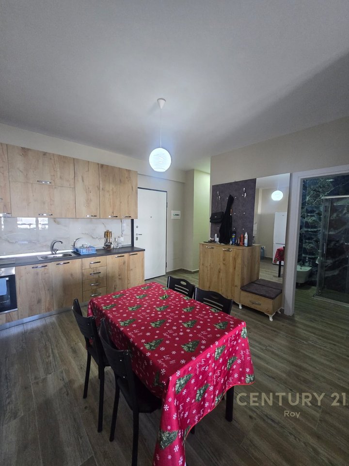 SHITET APARTAMENT 1+1 TE MALI I ROBIT !
