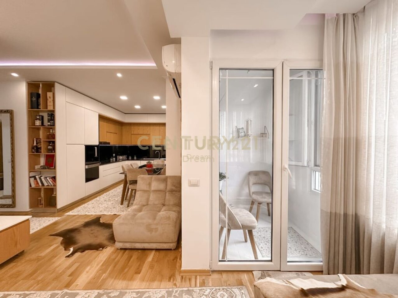 SHITET APARTAMENT 3+1+2+POST PARKIMI TEK KOPSHTI BOTANIK ‼️
