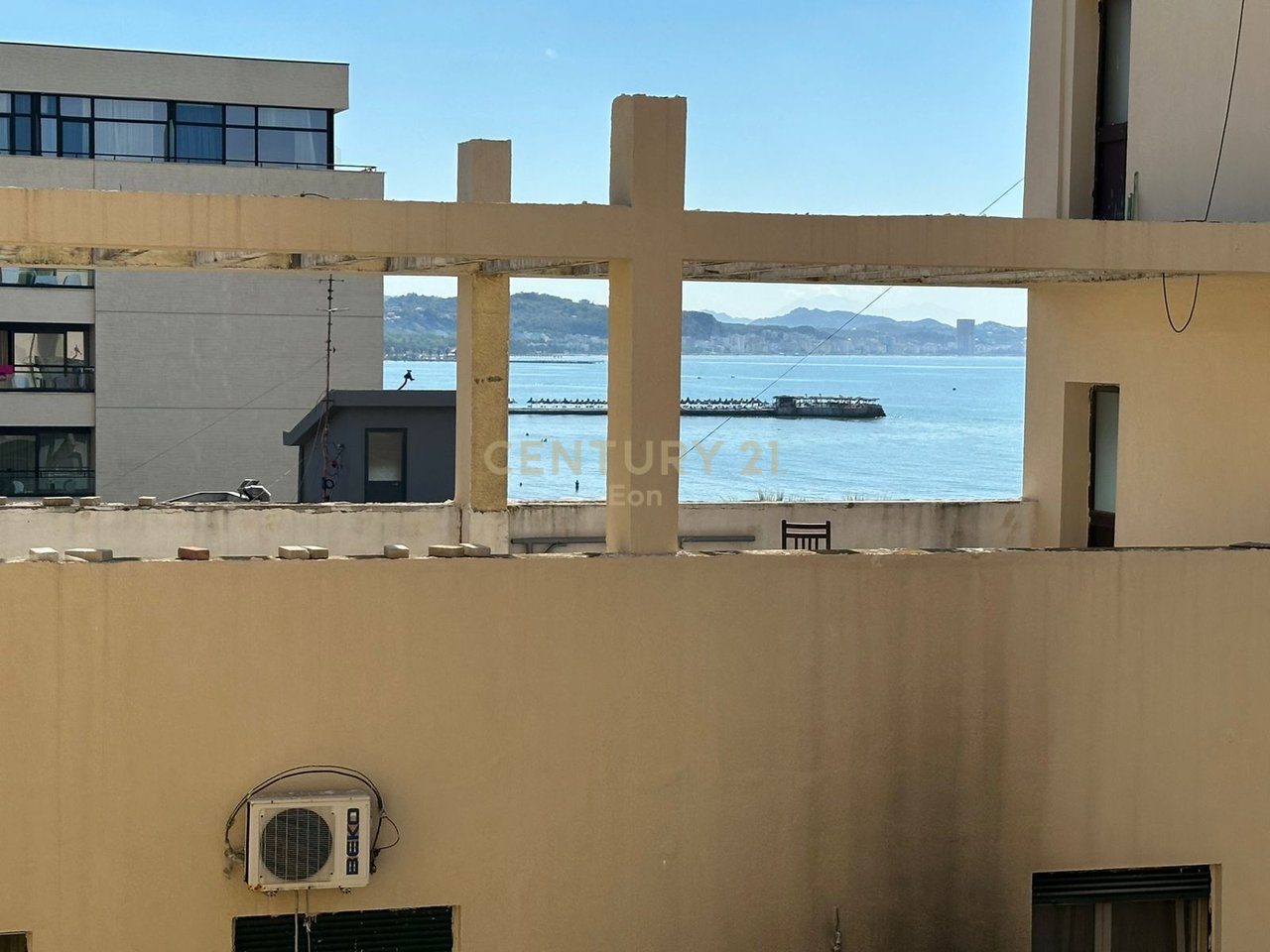 APARTMENT 2+1 FOR SALE SEA VIEW 20m FROM THE SEA, ON THE BEACH NEAR DAJLANI BRIDGE, DURRES !