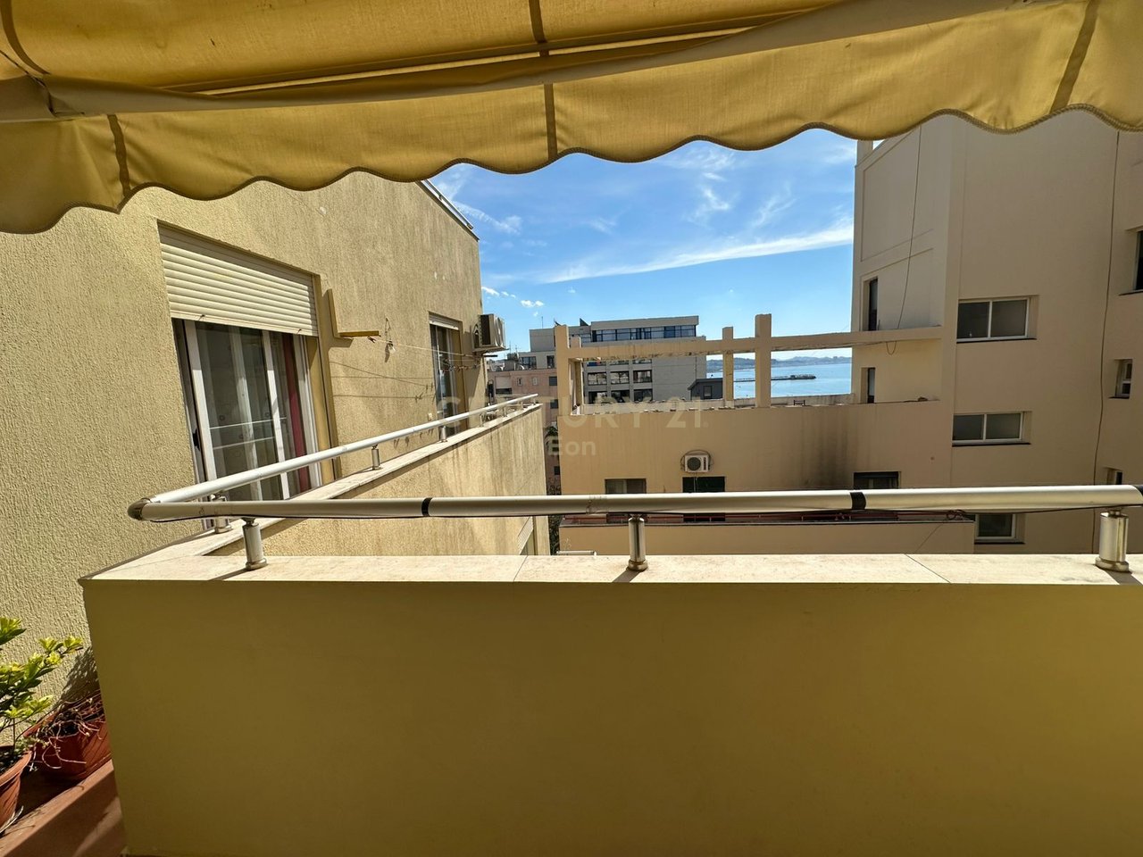 APARTMENT 2+1 FOR SALE SEA VIEW 20m FROM THE SEA, ON THE BEACH NEAR DAJLANI BRIDGE, DURRES !