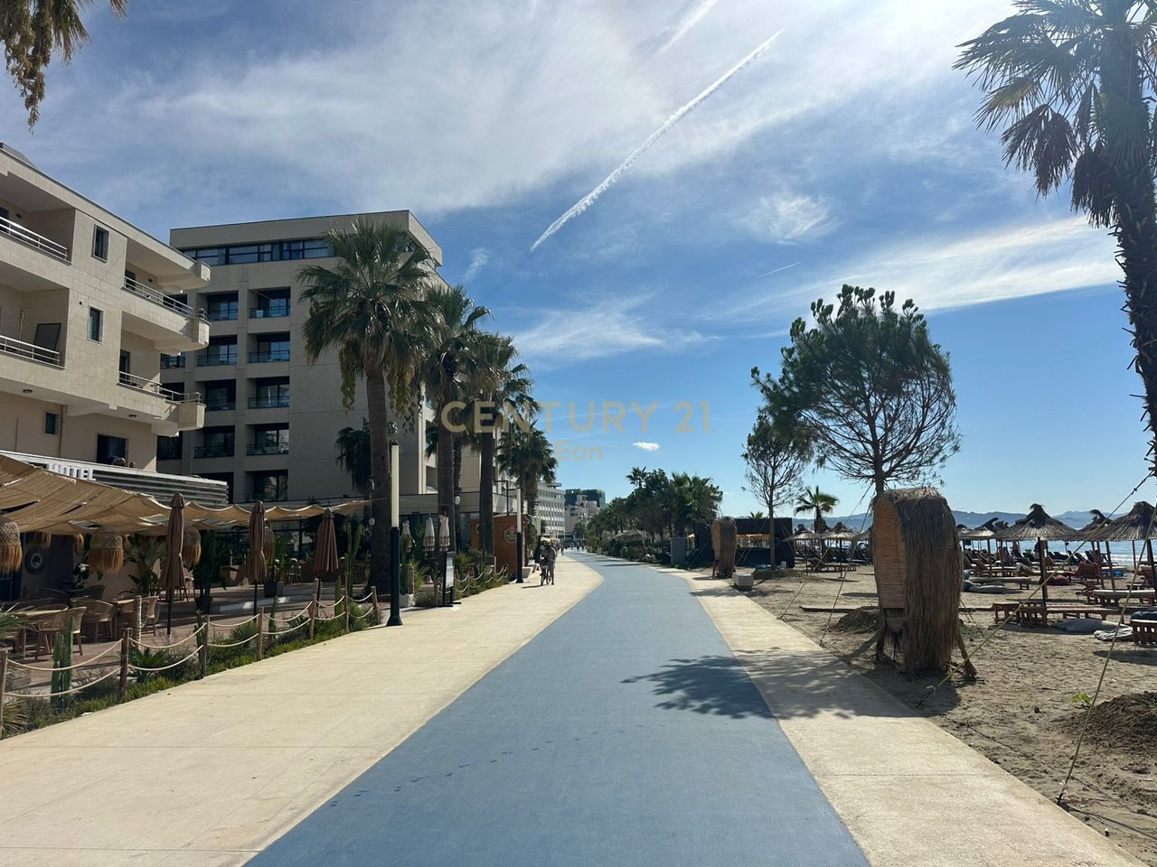 APARTMENT 2+1 FOR SALE SEA VIEW 20m FROM THE SEA, ON THE BEACH NEAR DAJLANI BRIDGE, DURRES !