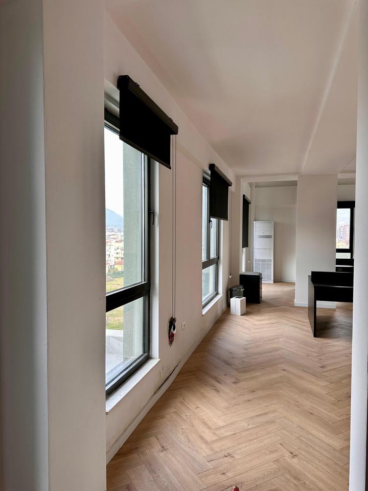 AFFITTO UNO SPAZIO DUPLEX PER UFFICIO SU NEW BOULEVARD!