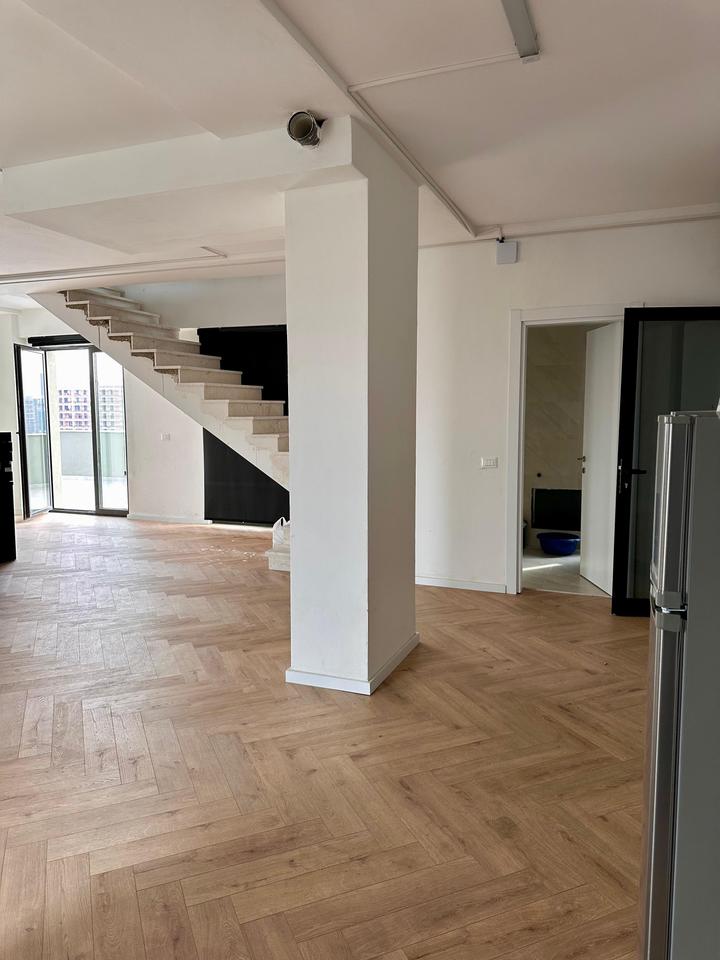 AFFITTO UNO SPAZIO DUPLEX PER UFFICIO SU NEW BOULEVARD!
