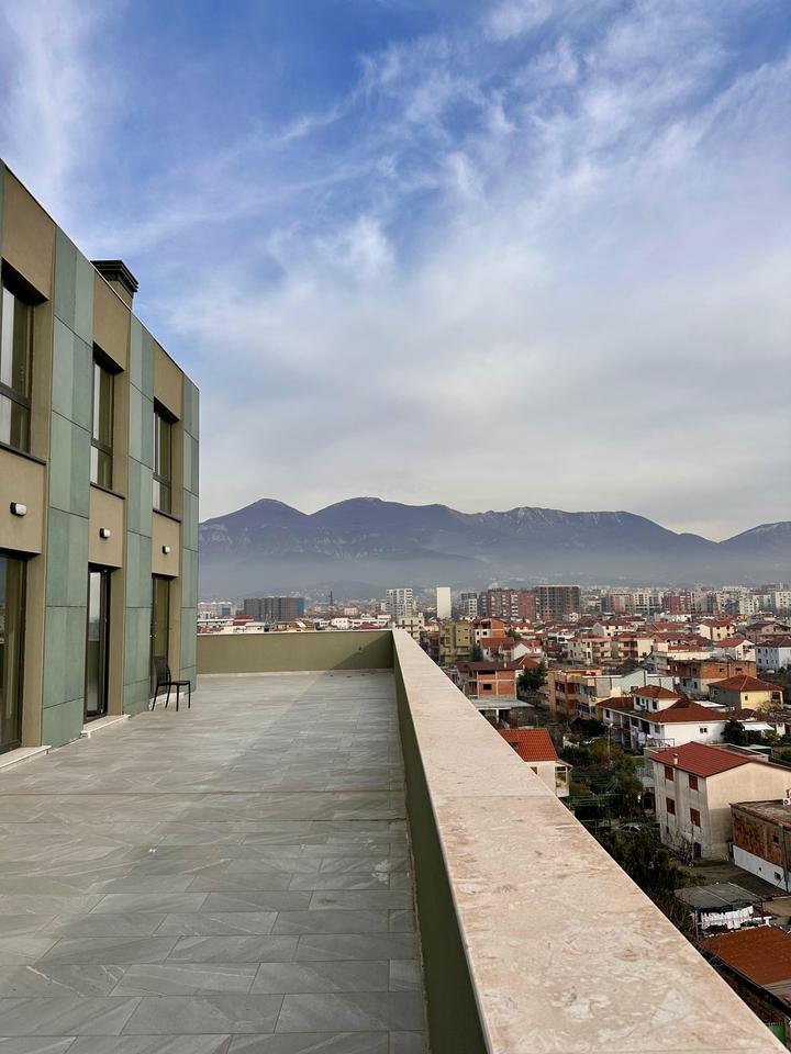 AFFITTO UNO SPAZIO DUPLEX PER UFFICIO SU NEW BOULEVARD!